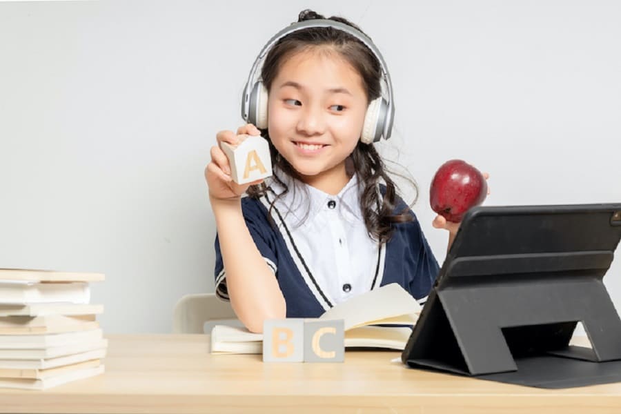 Mẹo tận dụng tối đa các lớp học tiếng Anh online cho trẻ em